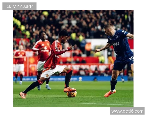 英超精彩对决曼联主场大胜尤文图斯帽子戏法点燃全场激情