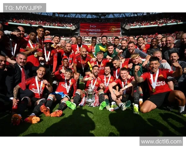 足总杯激战：利物浦险胜波尔图红牌争议引发全场热议