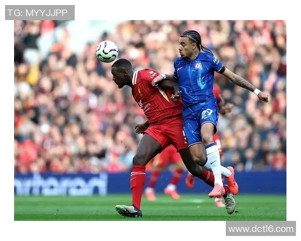 英超激战巴黎圣日耳曼大胜里昂红牌争议引发全场热议与战术分析